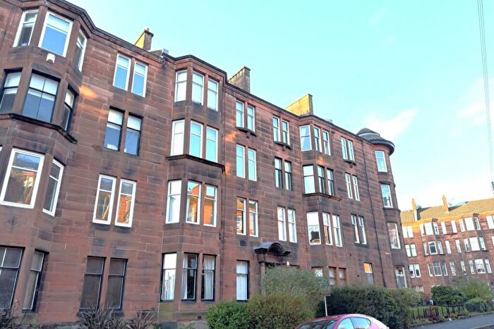 1 Bedroom Flat To Rent In Bed Furnished, Dining Kitchen @ Airlie St, G12