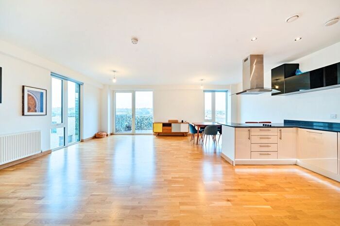 3 Bedroom Flat To Rent In Christchurch Way, London, SE10