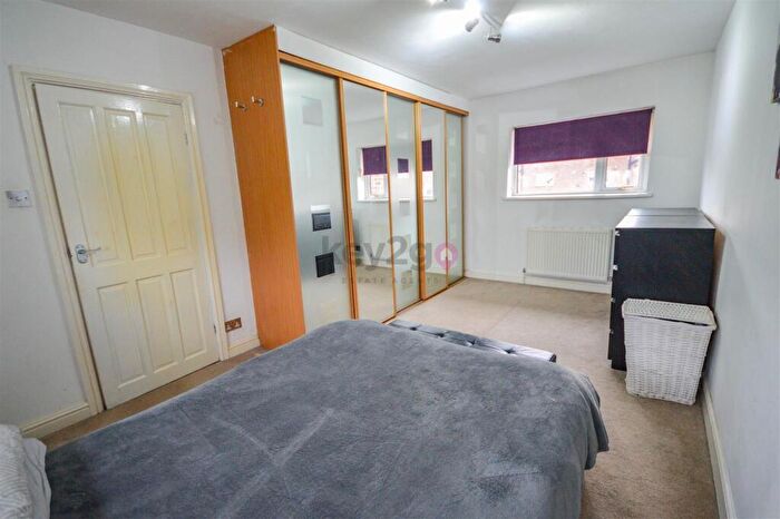 2 Bedroom Semi-Detached House For Sale In Stradbroke Drive, Sheffield, S13