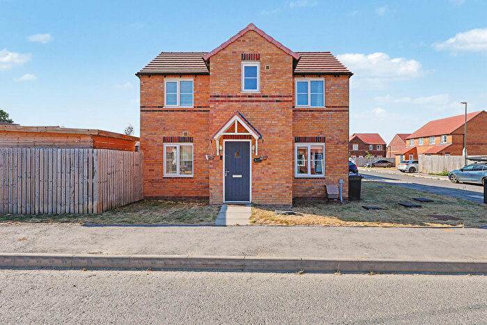 3 Bedroom Semi Detached House For Sale In Swan Street, Poolsbrook, Chesterfield, S43