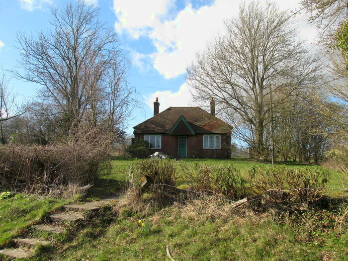 2 Bedroom Detached Bungalow To Rent In Cowdown Farm, Compton, PO18