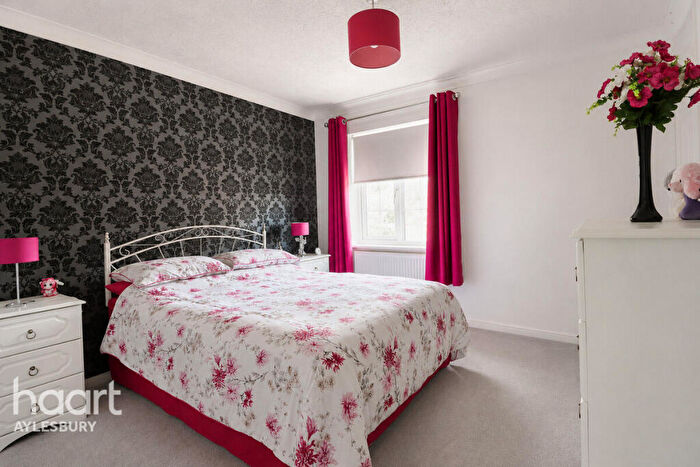 2 Bedroom Semi-Detached House For Sale In Misbourne Close, Aylesbury, HP21