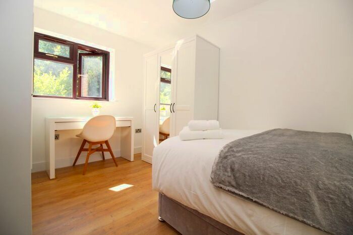 1 Bedroom Property To Rent In Edrich Road, Broadfield, Crawley RH11