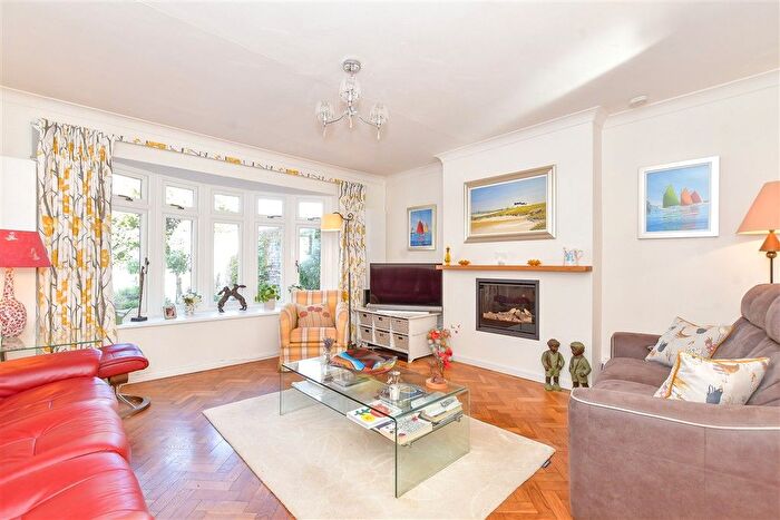 4 Bedroom Detached House For Sale In Bacon Lane, Hayling Island, Hampshire, PO11