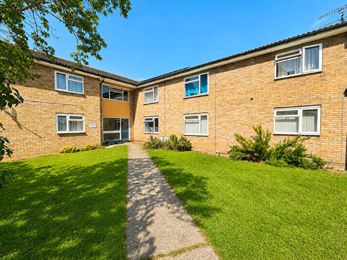 2 Bedroom Flat For Sale In Thyme Road, Tiptree, CO5