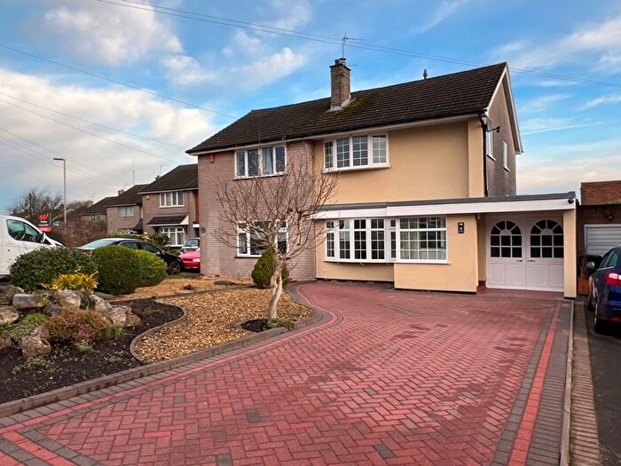 3 Bedroom Semi-Detached House To Rent In Kingsway, Essington, Wolverhampton, WV11