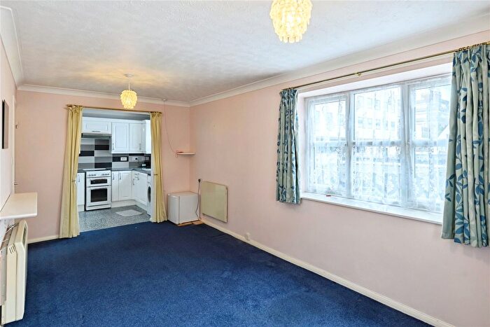 1 Bedroom Flat For Sale In Havencourt, Chelmsford, CM1