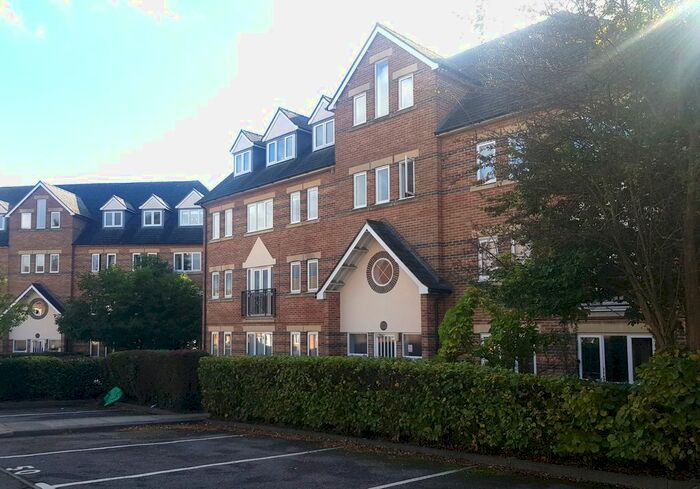 2 Bedroom Flat To Rent In Victory Road, Wanstead, E11