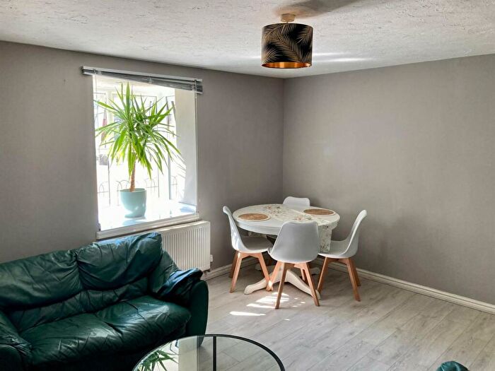 1 Bedroom Flat To Rent In Yeoman Close, London, E6