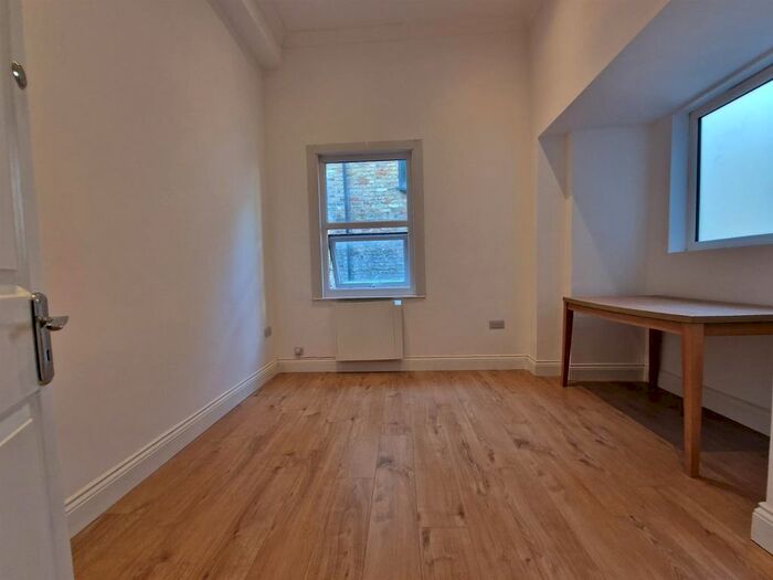 Studio To Rent In Belsize Village, London, NW3