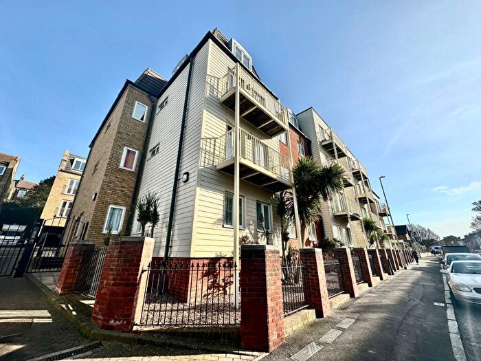 2 Bedroom Flat To Rent In Dane Road, Margate, Kent, CT9