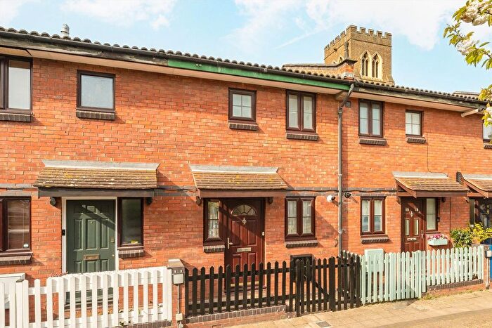 1 Bedroom Property For Sale In Brudenell Road, Tooting Bec, SW17