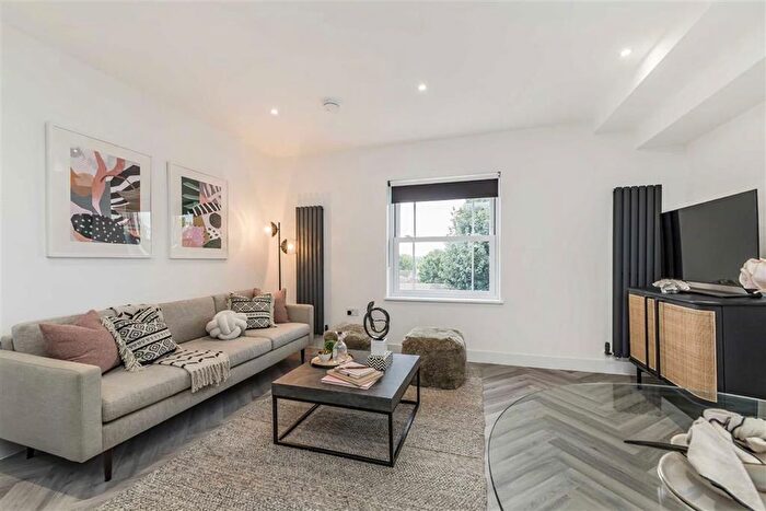 2 Bedroom Flat For Sale In Northbrook Road, London, SE13