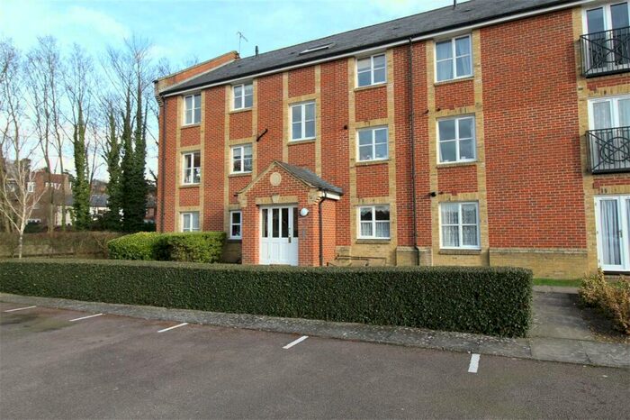 2 Bedroom Apartment To Rent In Robertson Road, Berkhamsted, Hertfordshire, HP4