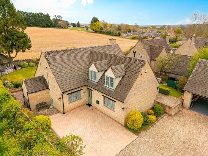 4 Bedroom Detached House For Sale In West End, Chadlington, OX7