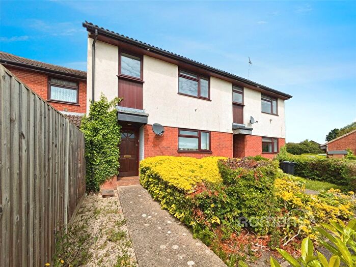 1 Bedroom Terraced House For Sale In Fleetham Gardens, Lower Earley, Reading, RG6