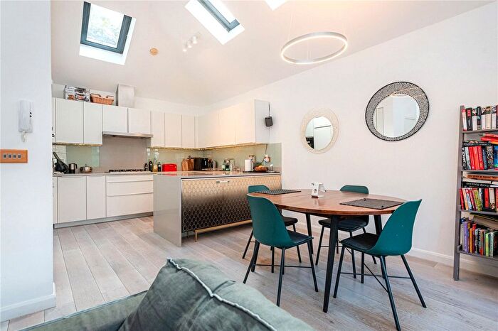3 Bedroom Terraced House To Rent In Wellington Close, Notting Hill, London, W11