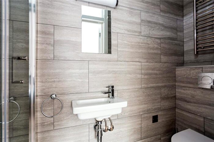 2 Bedroom Apartment To Rent In City Road, Winchester, Hampshire, SO23