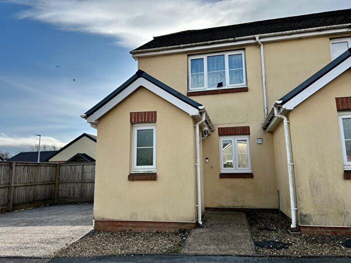 2 Bedroom Property For Sale In Parc Gwernon, Fforest Fach, Tycroes, SA18