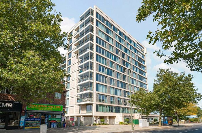 2 Bedroom House To Rent In Acton Walk, Whetstone, N20