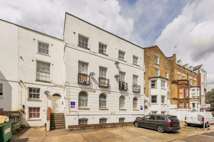 2 Bedroom Flat To Rent In Tollington Park, London, N4