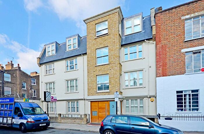 2 Bedroom Flat To Rent In Alexander Road, Upper Holloway, London, N19