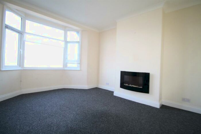 1 Bedroom Flat To Rent In London Road, Leigh-On-Sea, SS9