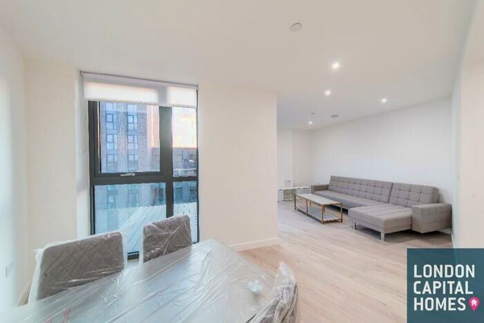 2 Bedroom Apartment To Rent In Willowbrook House, Coster Ave, Woodberry Down, London, N4