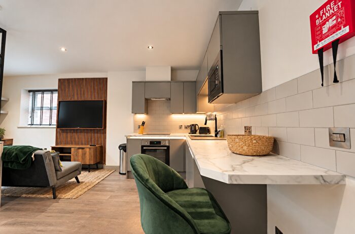 Studio To Rent In Tankerville Place, Jesmond, Newcastle Upon Tyne, NE2