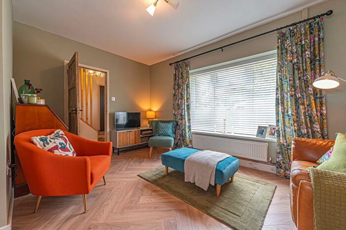3 Bedroom Terraced House For Sale In Heather Road, Newport, NP19