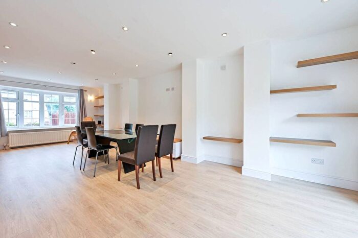 5 Bedroom Property To Rent In Derwent Avenue, Kingston Vale, London, SW15