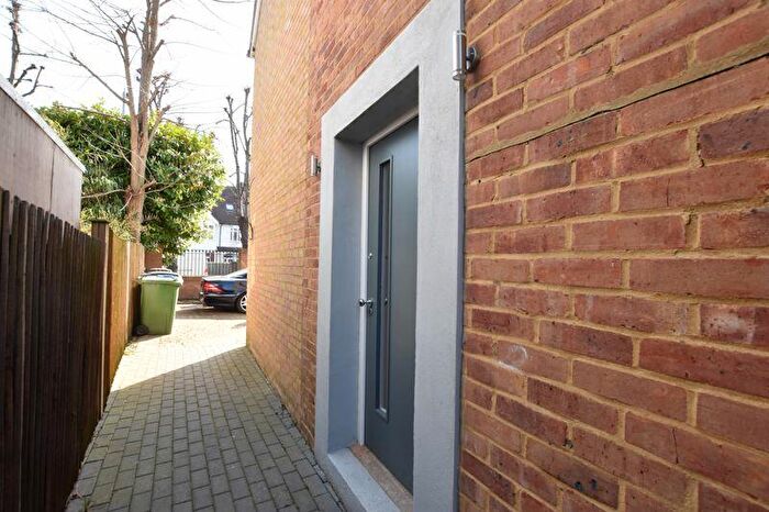 1 Bedroom Flat To Rent In Coombe Lane West, Kingston Upon Thames, KT2