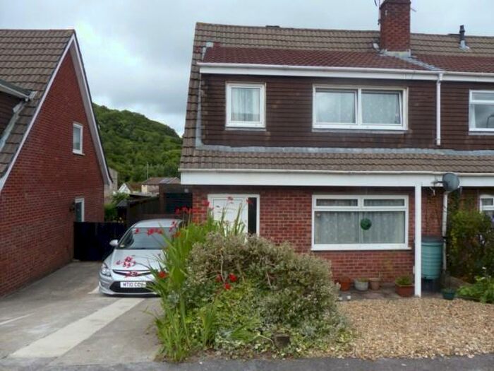 3 Bedroom Semi-Detached House To Rent In Greenlands Road, Llantrisant, CF72