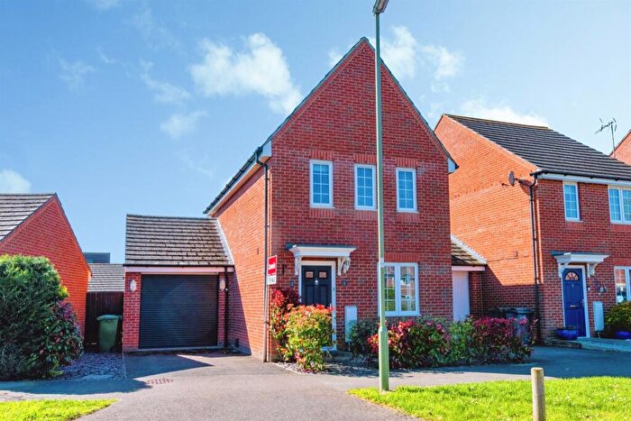 3 Bedroom Link Detached House For Sale In Dakota Way, Eastleigh, SO50