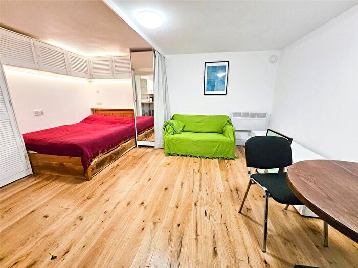 Studio To Rent In Cross Street, Bristol, Somerset, BS15