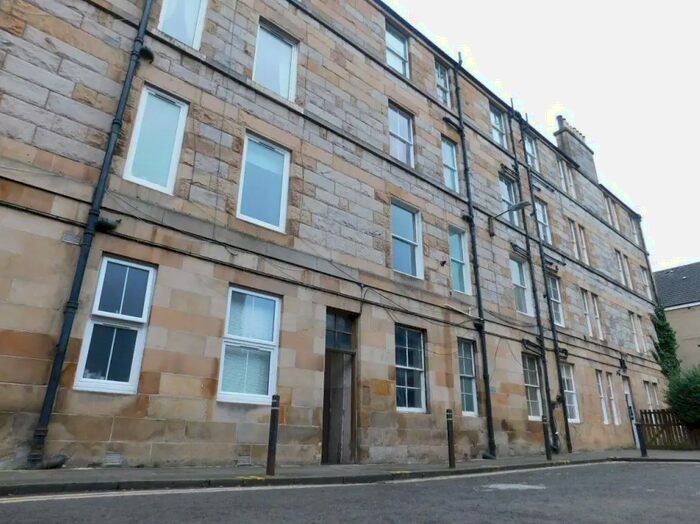 1 Bedroom Flat To Rent In , Lorne Square, Edinburgh, EH6