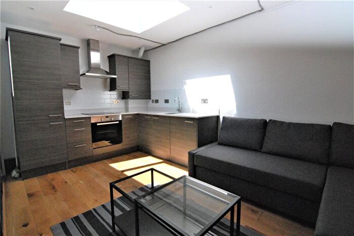 1 Bedroom Flat To Rent In Green Lanes, Harringay, London, N8