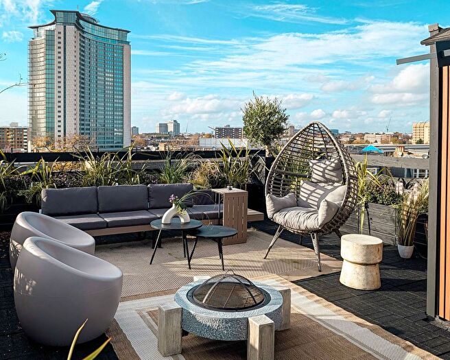 3 Bedroom Maisonette For Sale In Eardley Crescent, Earls Court, London, SW5