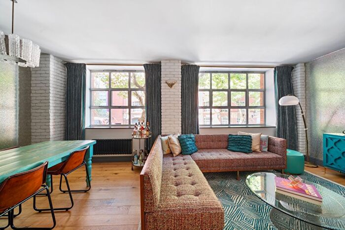 2 Bedroom Property For Sale In Tower Bridge Road, Southwark, London, SE1