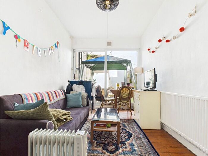 3 Bedroom Apartment To Rent In Montpelier Road, Brighton, BN1