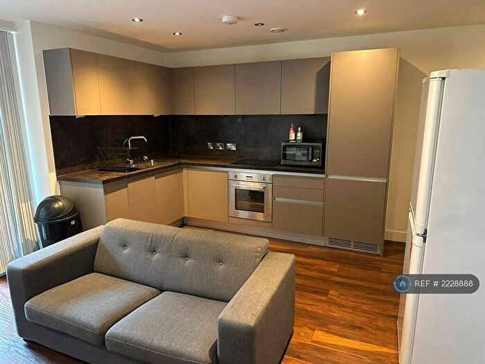 2 Bedroom Flat To Rent In Cambridge Street, Manchester, M1