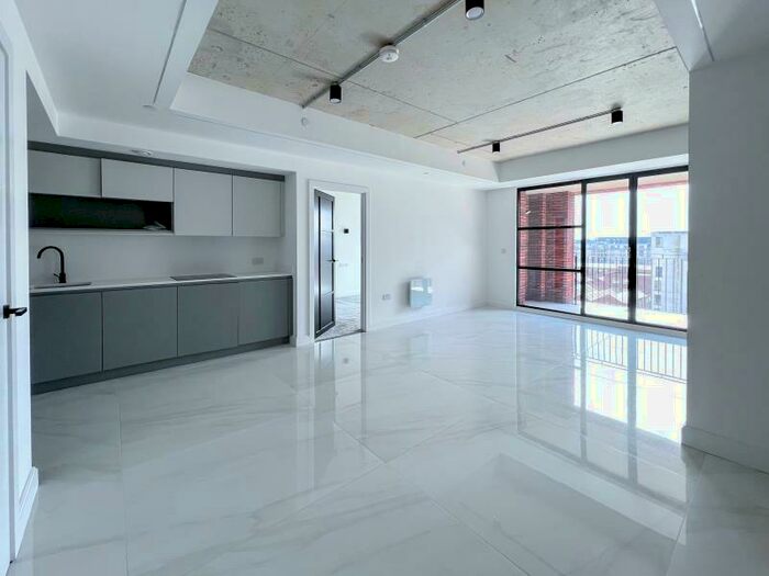 2 Bedroom Apartment To Rent In Apt . :: One Silk Street, M4