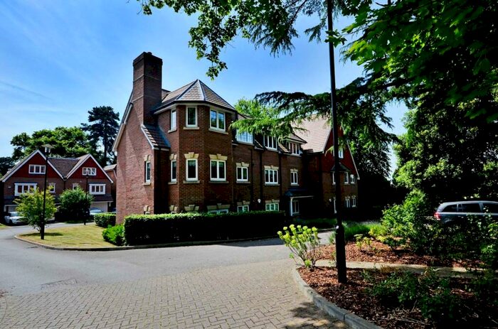 2 Bedroom Flat To Rent In Glade Mews, Guildford, , Guildford, GU1