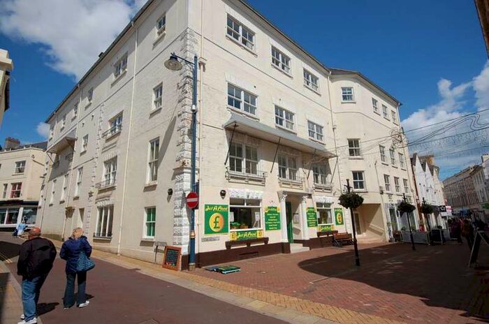 2 Bedroom Apartment To Rent In Charlton Court, Teignmouth TQ14