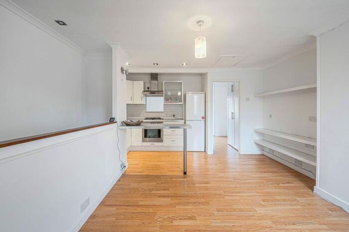 1 Bedroom Maisonette To Rent In Union Street, High Barnet, Barnet, EN5