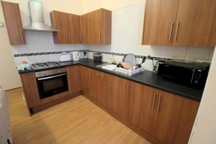 1 Bedroom Flat To Rent In Richmond Road -, Cathays, Cardiff, CF24