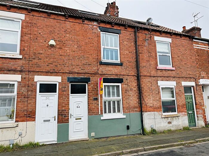 3 Bedroom Terraced House For Sale In Kitchener Street, Selby, YO8