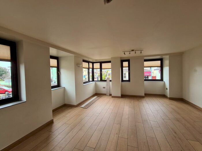 2 Bedroom Flat To Rent In Abbey Road, Torquay, TQ2