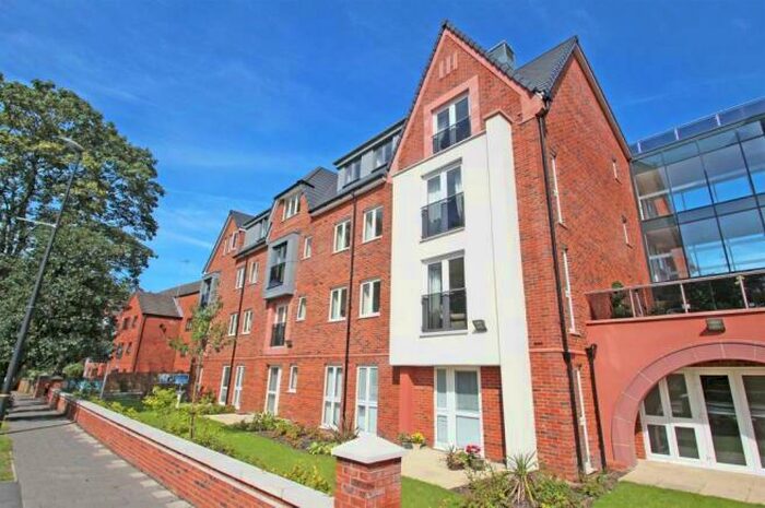 1 Bedroom Retirement Property For Sale In Oakfield Court, Crofts Bank Road, Urmston, M41