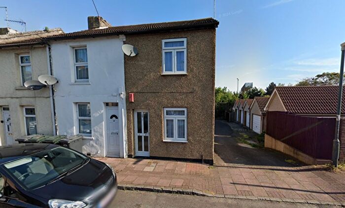 2 Bedroom End Terrace House To Rent In Charles Street, Greenhithe, DA9